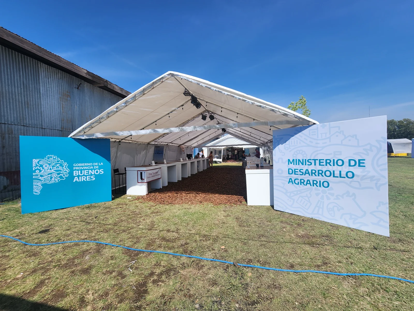 Carpa blanca