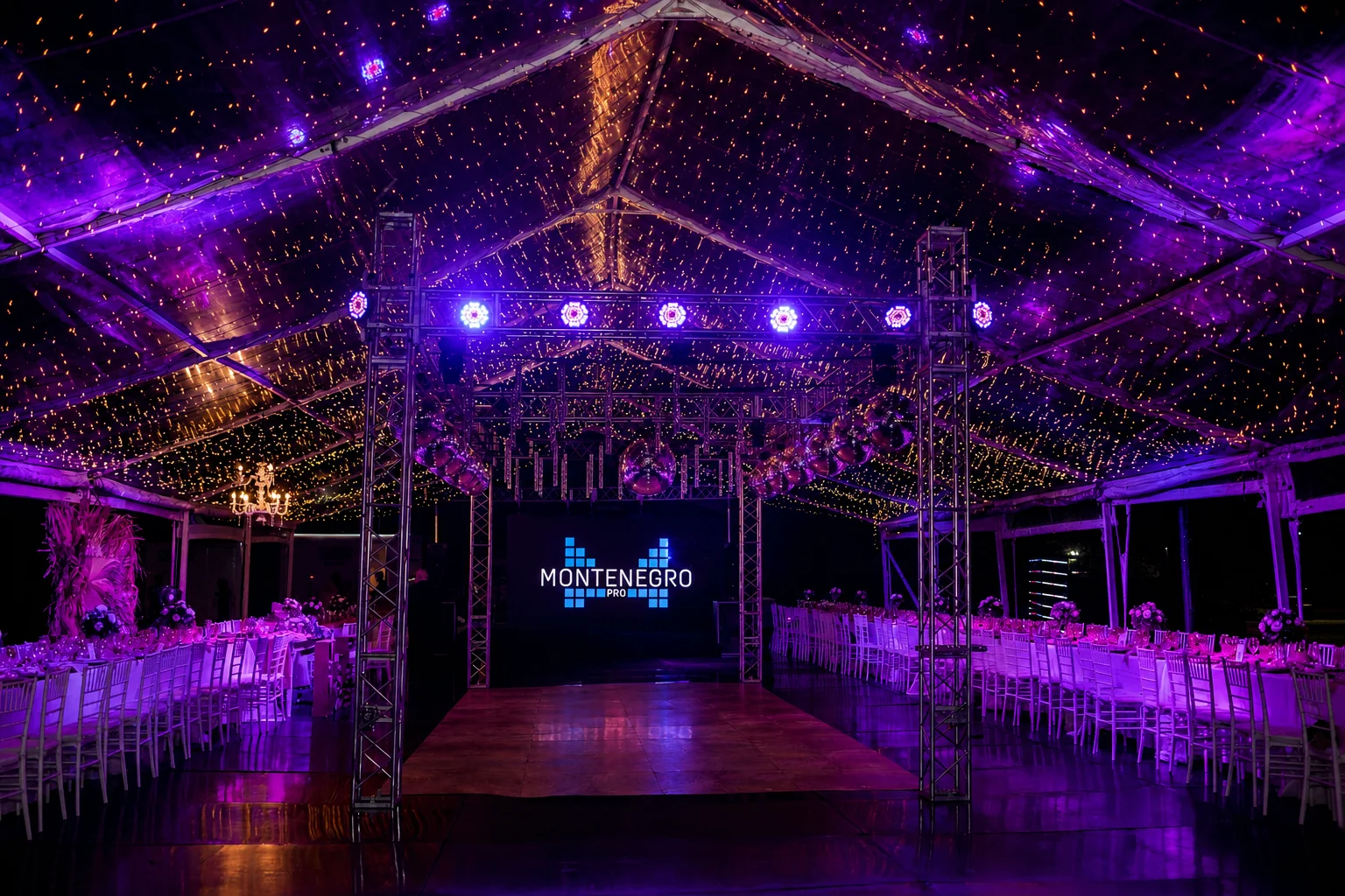 Iluminación robótica y perimetral en carpa
